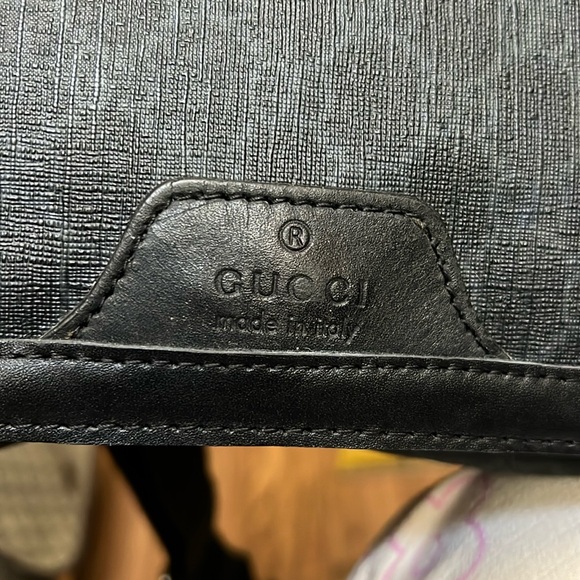 A198-  💯 % authentic Gucci messenger crossbody bag - Picture 11 of 16